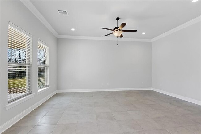 Building Photo - 553 Claiborne Trails Dr