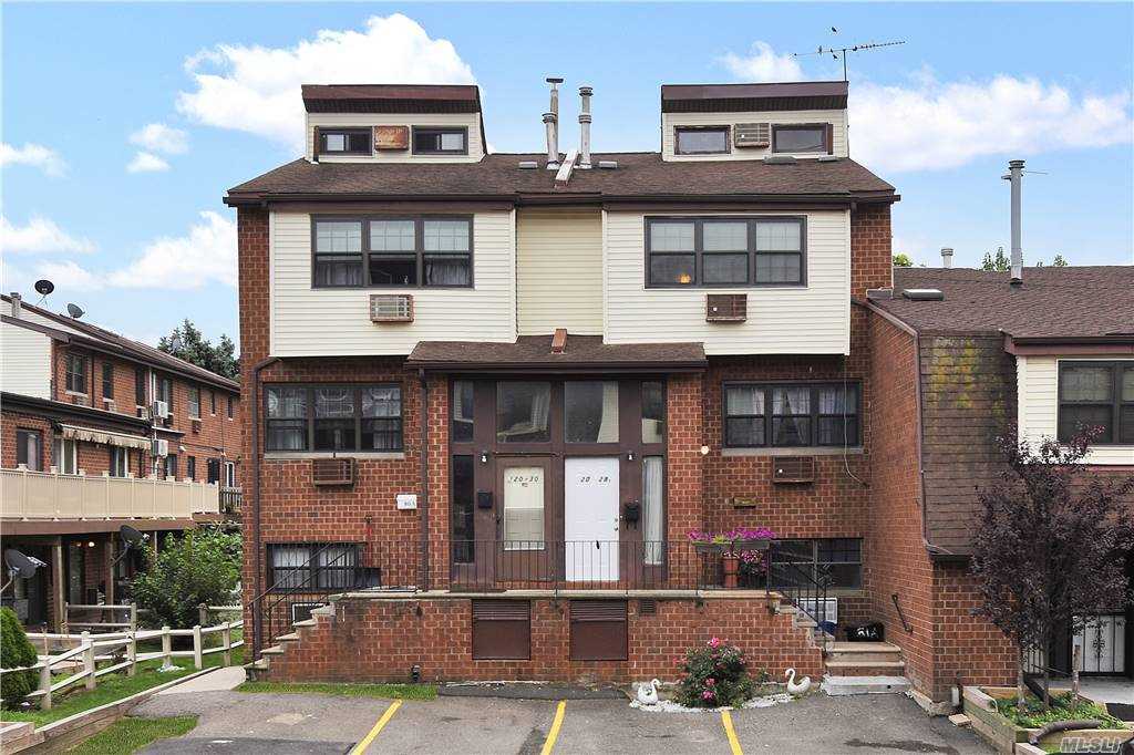 Primary Photo - 120-30 Cove Ct