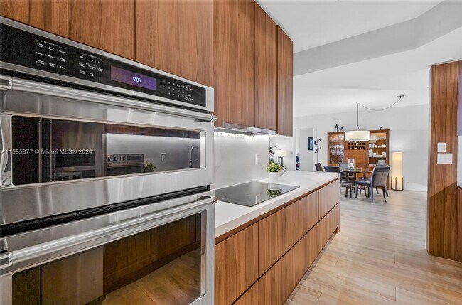 Building Photo - 888 Brickell Avenue Apt #708, Miami, FL 33...