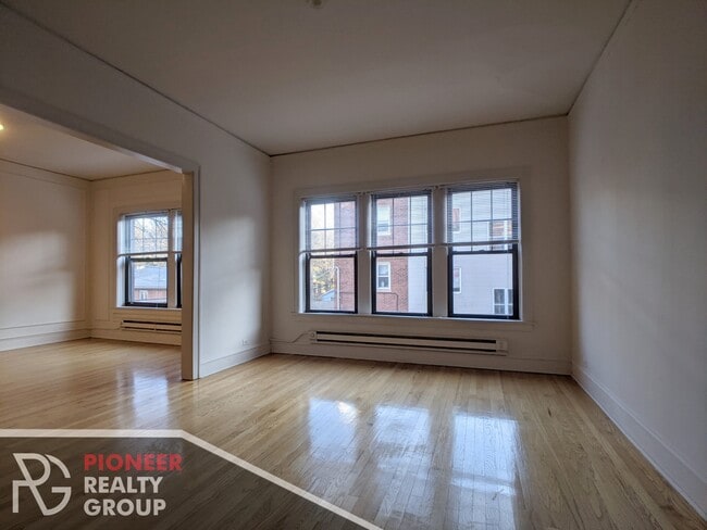 Building Photo - 1025 Dempster St