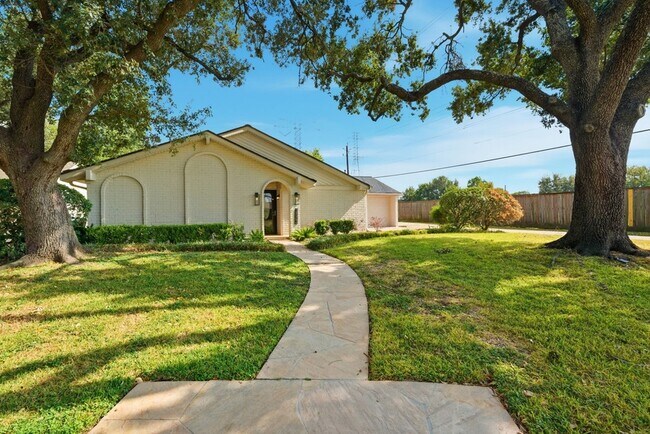 Foto del edificio - 2502 Hollow Hook Rd