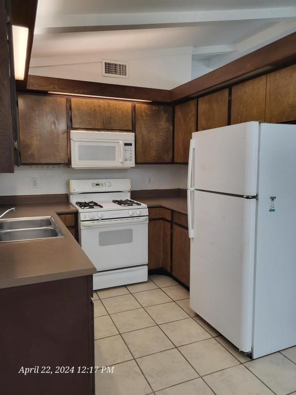 Foto del edificio - 2845 E McVicar Ave