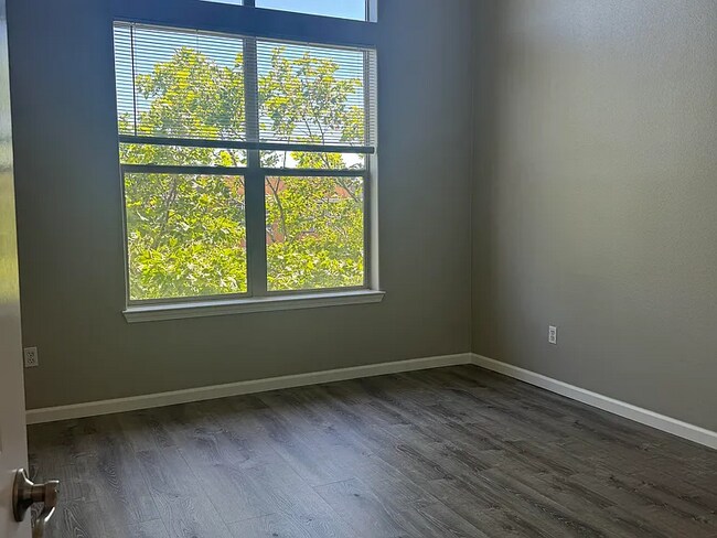 Foto del edificio - 3851 Sebastopol Rd