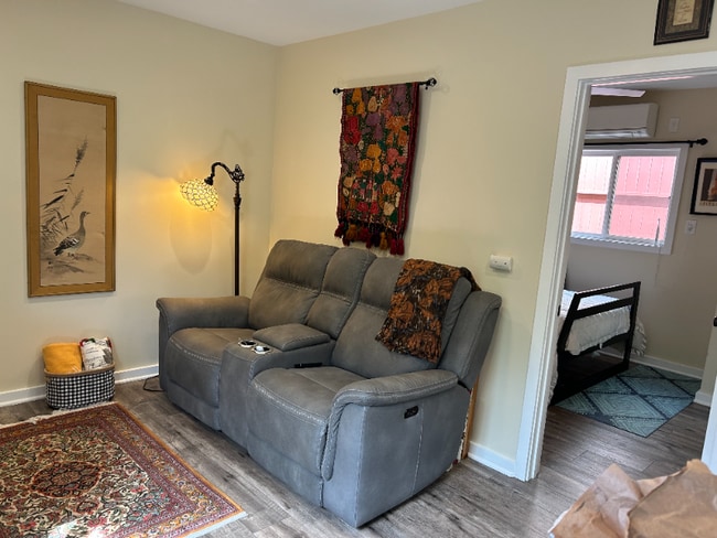 Foto del edificio - 4166 Jasmine Ave