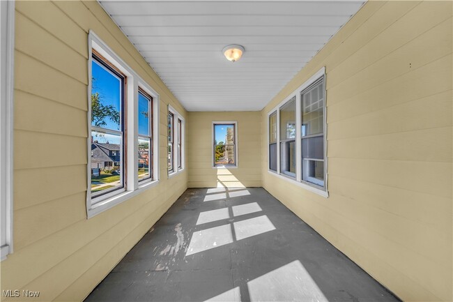 Foto del edificio - 18751 Monterey Ave