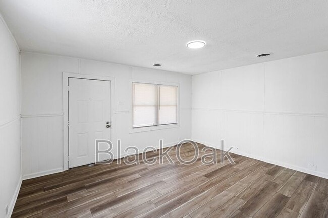 Building Photo - 1803 E Market St