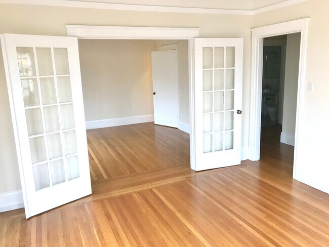 looking towards bedroom from living room - 101 28th St