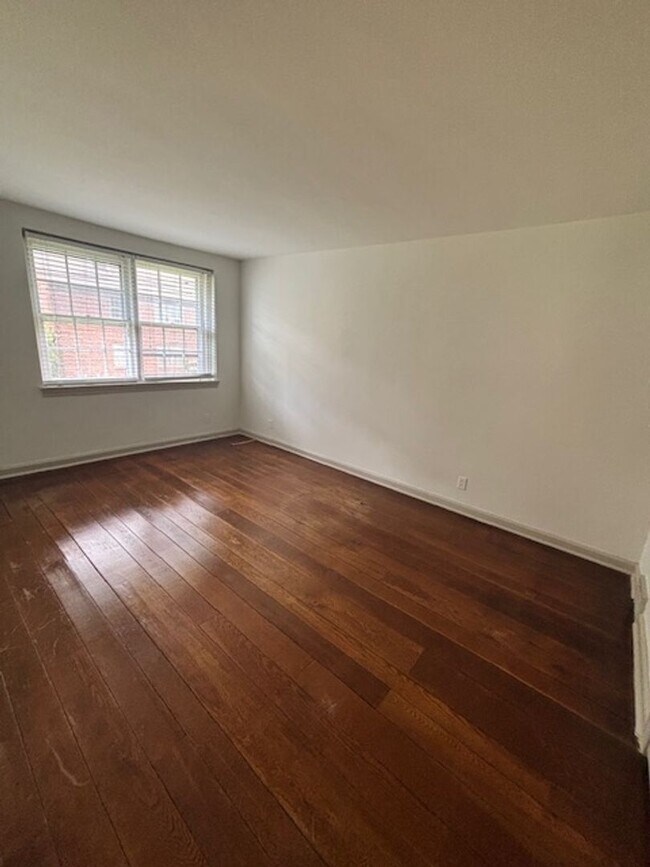 Foto del edificio - 2911 W Queen Ln