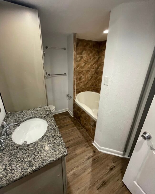 Building Photo - 1620 Ewing Ave