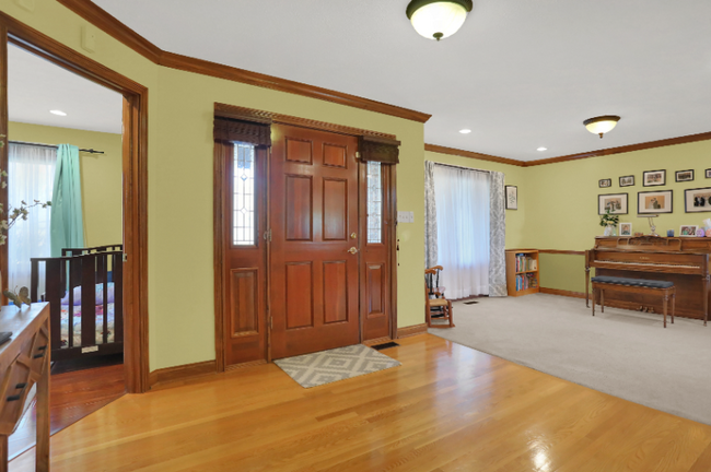 Building Photo - 7231 Lakeside Woods Dr