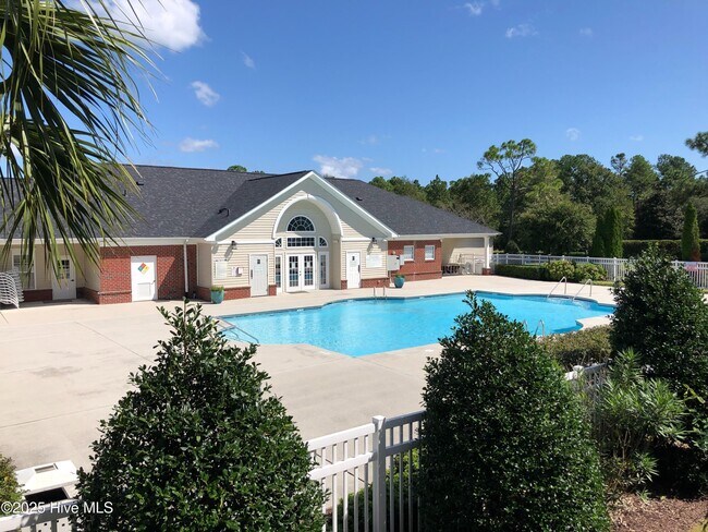 Building Photo - 2801 Bloomfield Ln