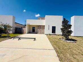 Building Photo - 5608 Moses Lp