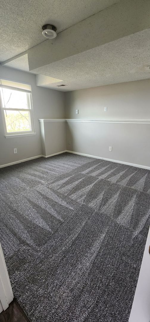 Foto del edificio - 3Bed/2Bath Duplex Near KU MED Available Soon!