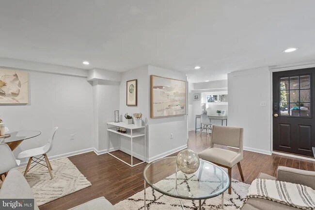 Foto del edificio - 739 Fairmont St NW