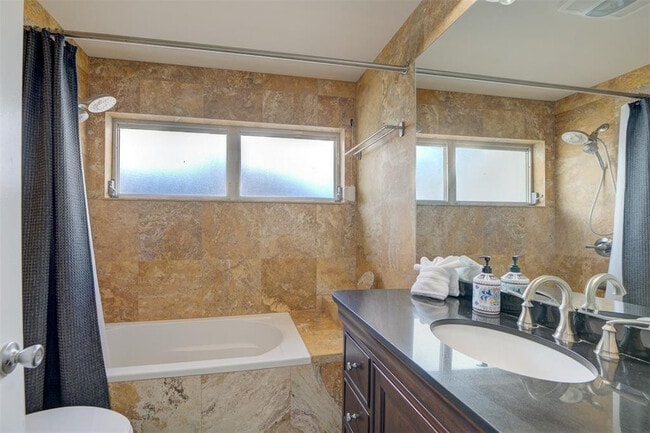 Building Photo - 1951 NW 33rd St