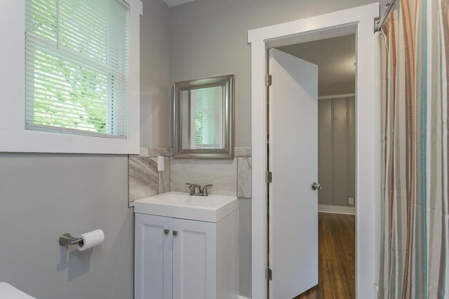 Building Photo - 2410 Dennywood Dr
