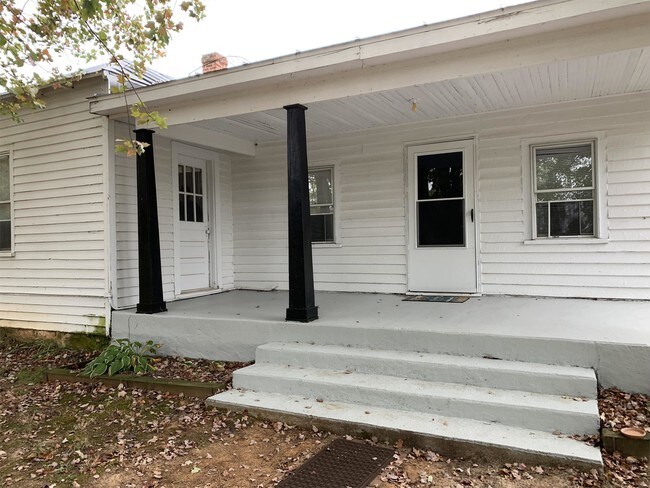 Building Photo - 98 Toms Rd