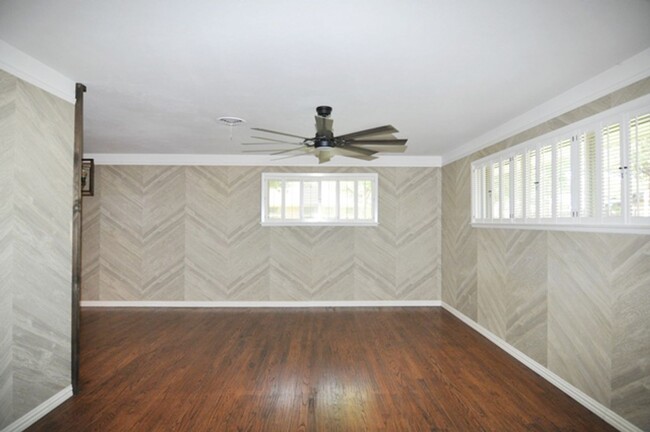 Foto del edificio - Spacious 3-3-2 on corner lot in Hurst, HEB...