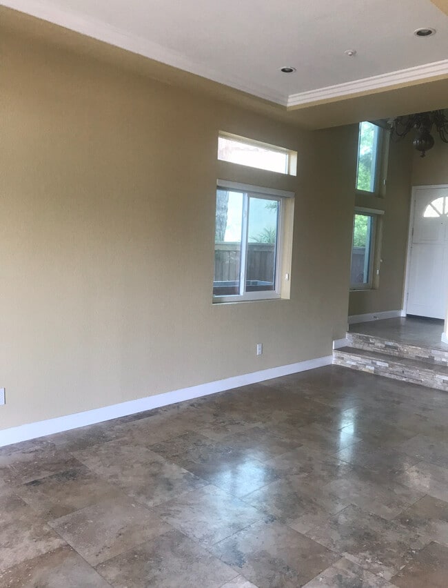 Foto del edificio - 703 Via Presa