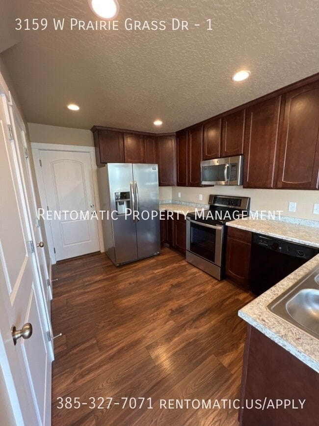 Foto del edificio - 3159 W Prairie Grass Dr
