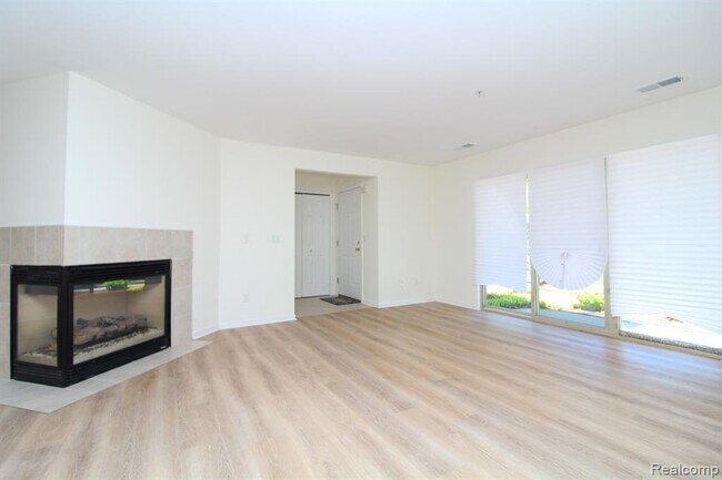 Foto del edificio - 352 Brookfield Dr