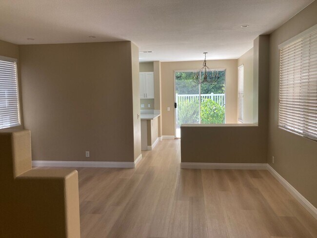 Foto del edificio - 3 bedroom 2.5 bath home Las Flores