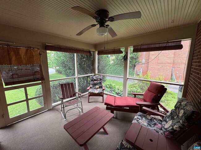 Building Photo - 126 Azalea Dr