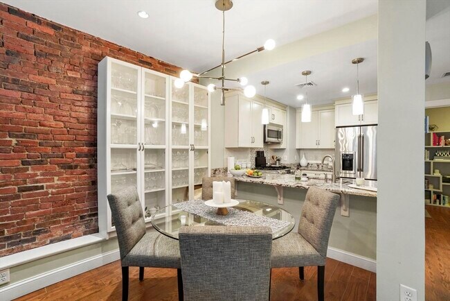 Foto del edificio - 16 Follen St