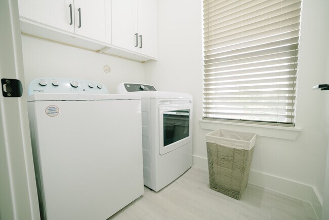 Foto del edificio - 7507 Springhill St