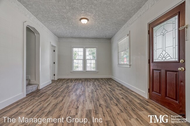 Building Photo - 3 br, 1 bath House - 315 W McLoughlin Boul...