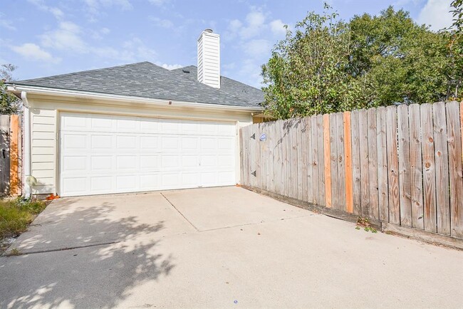 Building Photo - 6422 Alisa Ln