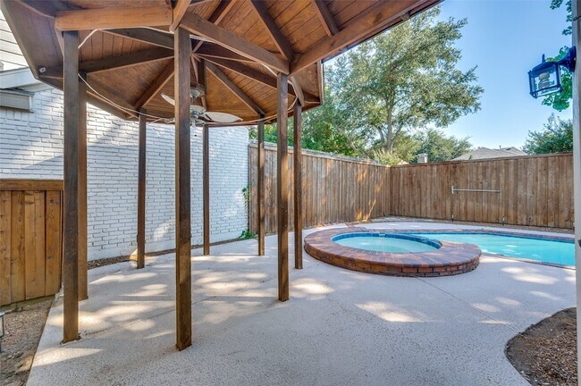 Building Photo - 4028 Rive Ln