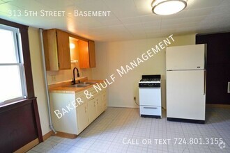 Building Photo - 313 5th St