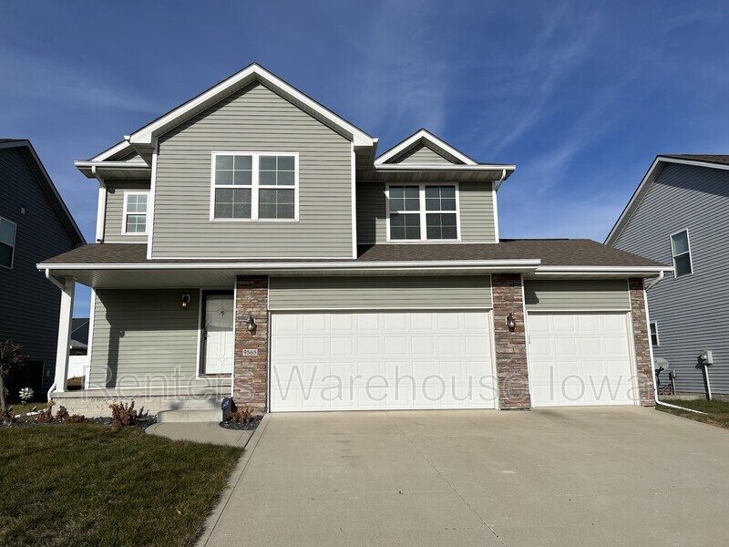 Foto principal - 9565 Red Sunset Ct
