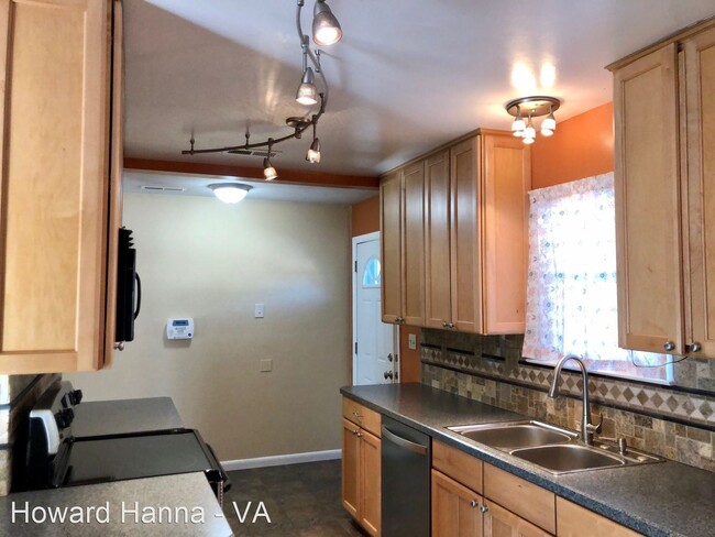 Building Photo - 3 br, 2 bath House - 3529 Faraday Lane