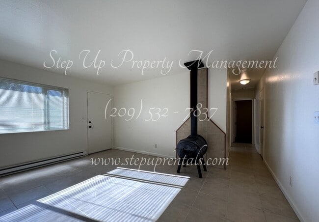 Foto del edificio - 19199 Beauchamp Dr