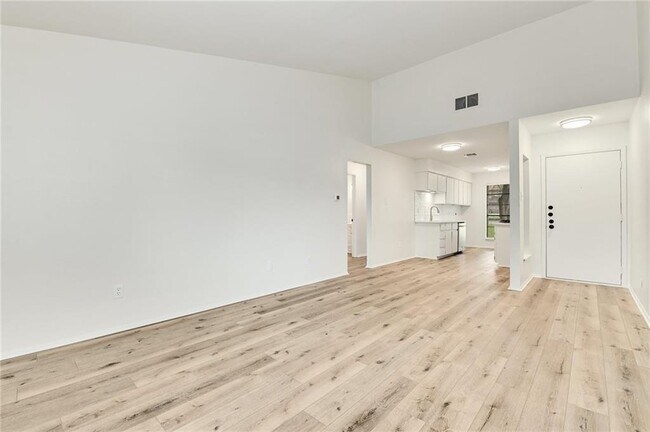 Foto del edificio - 1602 W Braker Ln