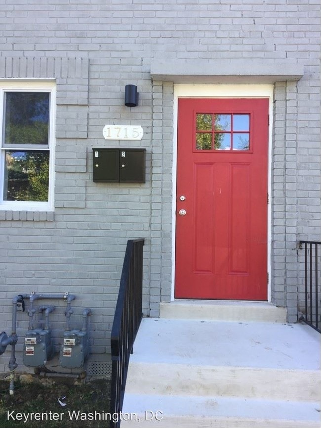 Building Photo - 1715 Montello Ave NE