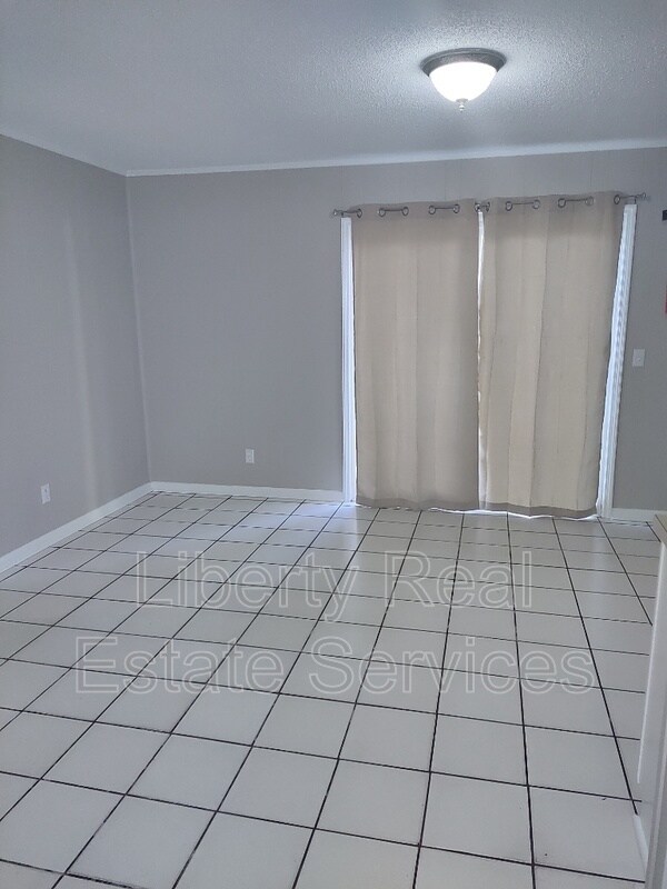 Building Photo - 632 Lee Rd