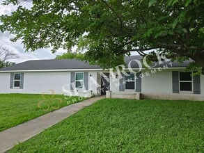 Building Photo - 929 Rosedale Dr