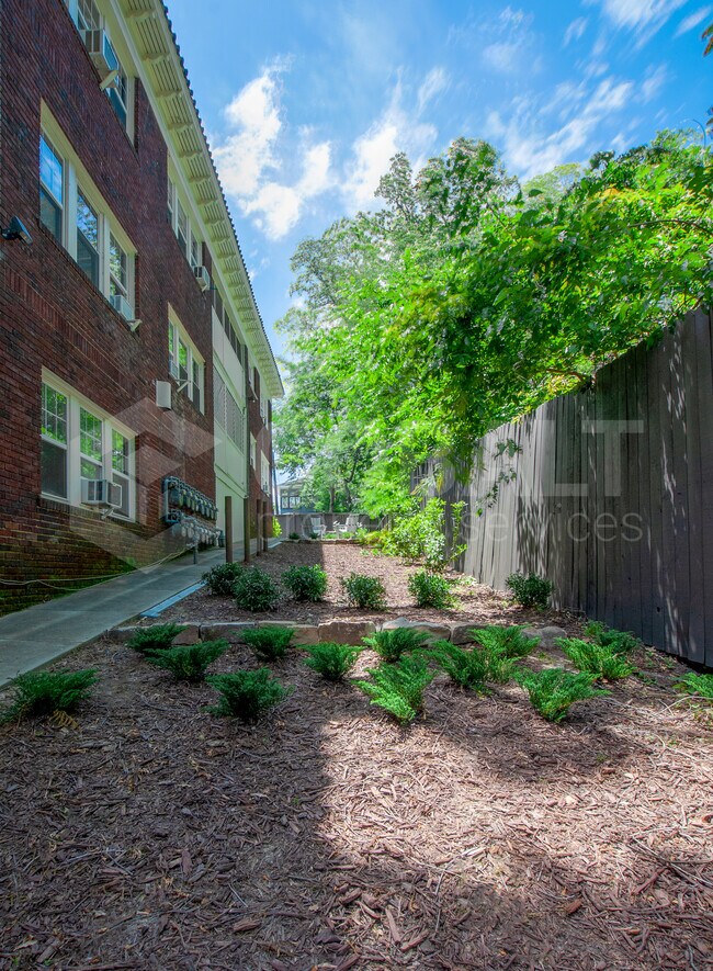 Building Photo - Ponce Court Apartments