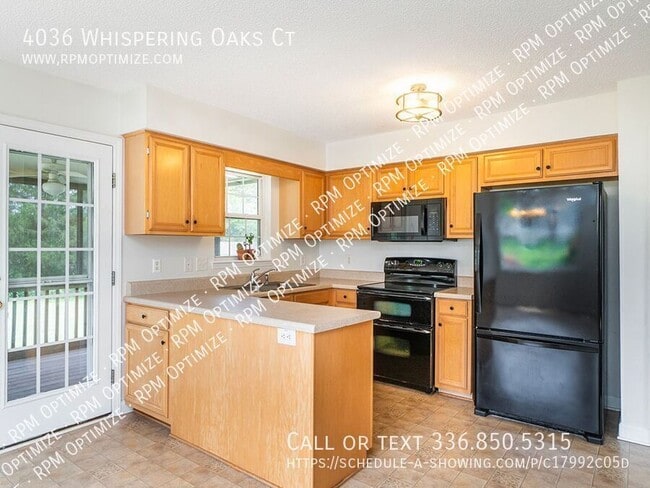 Foto del edificio - 4036 Whispering Oaks Ct