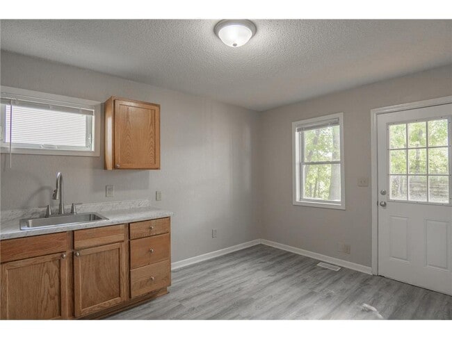 Building Photo - 1183 Edgerton St