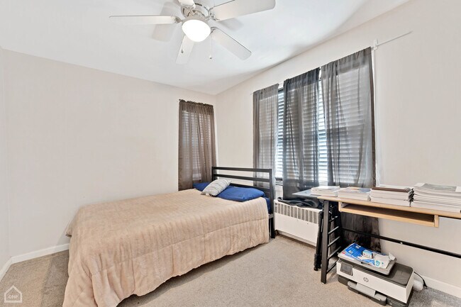 Foto del edificio - 8912 Forestview Rd