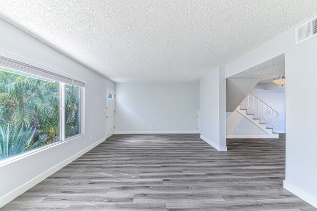 Building Photo - 1600 Mabury St