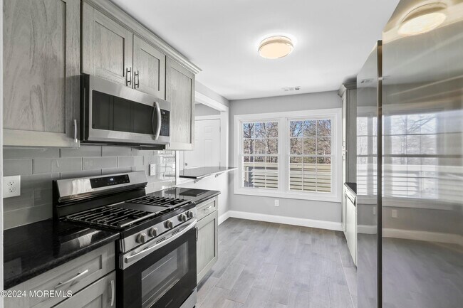 Building Photo - 432 Winterberry Ct