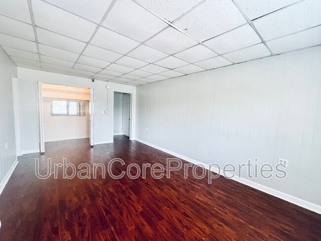 Building Photo - 216 5th Ave N