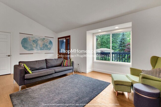Foto del edificio - Sylvan Highlands Three-Bedroom Haven with Deck Oasis!