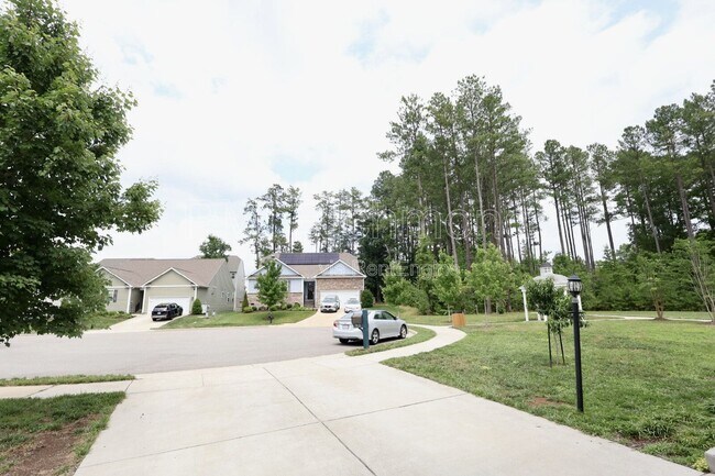 Building Photo - 5918 Brailen Dr