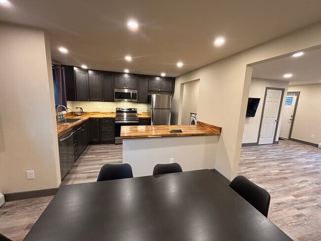 Foto del edificio - 124 Eastern Heights Dr